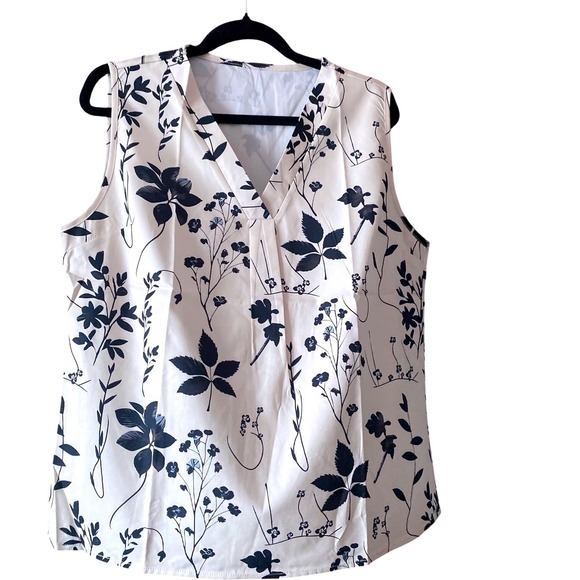 Floral Sleeveless Blouse V-Neck Casual Tank‎ Top Elegant Comfy  Size L NWOT - Picture 1 of 10